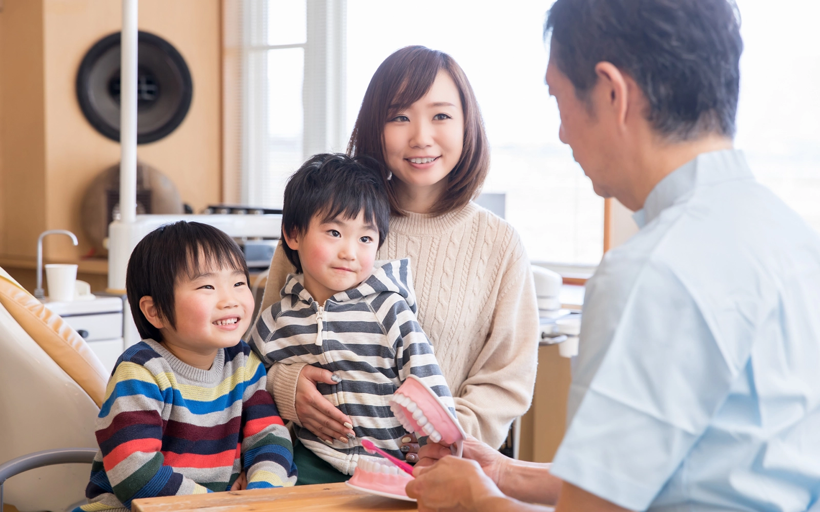 三人三脚で笑顔のゴールへ
